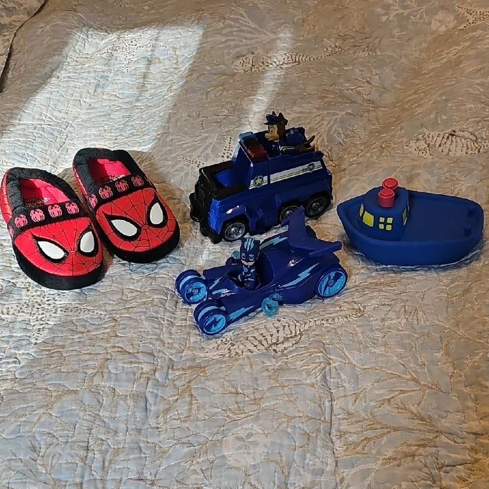 Kids SpiderMan Slippers 9/10Toddler, Paw Patrol and PJ Mask Toy Vehicle Set